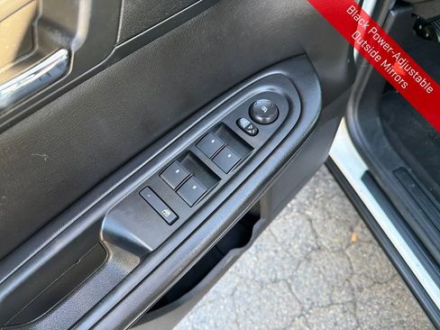 Used 2014 GMC Acadia SLE image 13