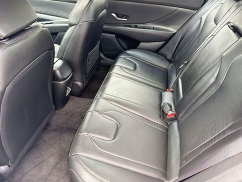 Used 2025 Hyundai Elantra Limited FWD image 25