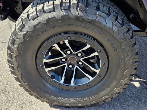 Used 2024 Jeep Wrangler Unlimited Rubicon AWD/4WD image 13