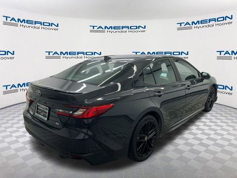 Used 2025 Toyota Camry SE w/ Convenience Package FWD image 5