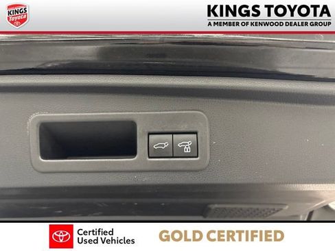 Certified 2025 Toyota 4Runner Limited AWD/4WD image 13