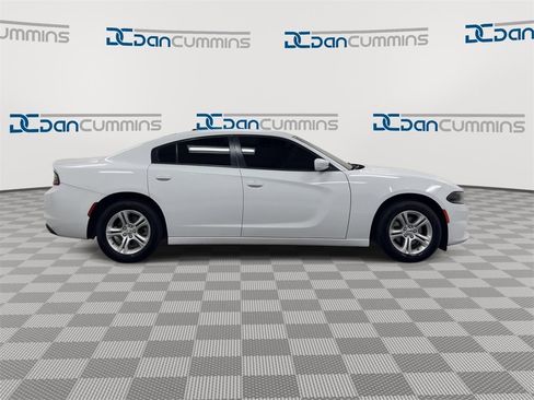 Used 2022 Dodge Charger SXT image 9