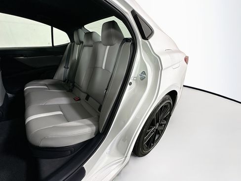 Used 2025 Toyota Camry SE w/ Convenience Package image 26