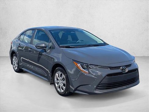 Used 2026 Toyota Corolla LE FWD image 3