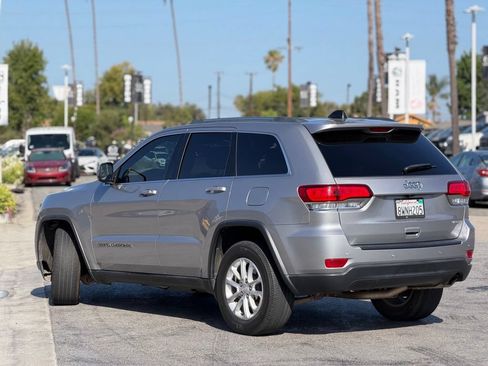Used 2021 Jeep Grand Cherokee Laredo w/ Security & Convenience Group RWD image 2