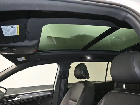 Used 2024 Volkswagen Tiguan SE R-Line FWD image 22