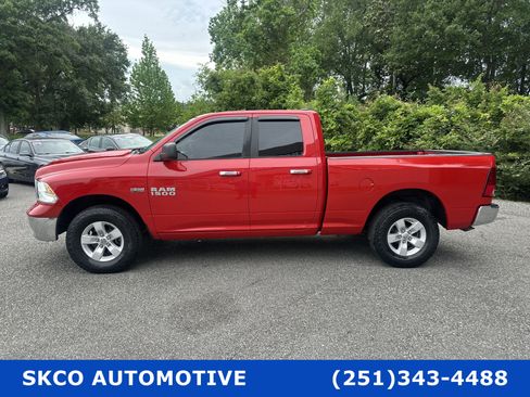 Used 2017 RAM 1500 Classic SLT image 2