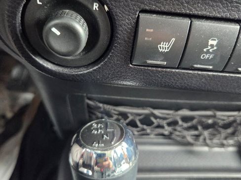 Used 2013 Jeep Wrangler Unlimited Sahara w/ Mopar Chrome Edition Group image 23