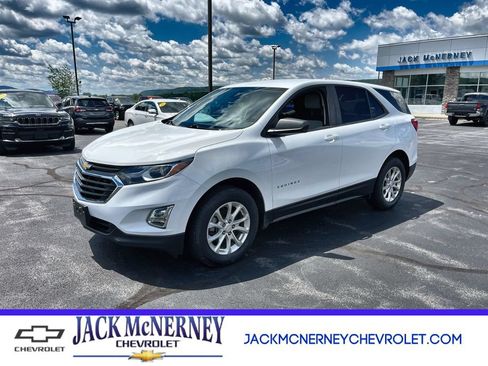 Used 2021 Chevrolet Equinox LS w/ LS Convenience Package AWD/4WD image 1