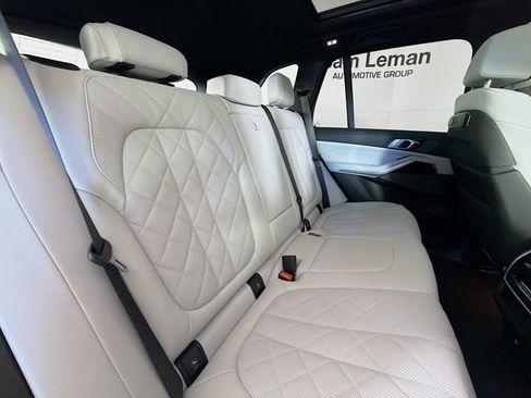 Used 2025 BMW X5 xDrive40i w/ M Sport Package image 29