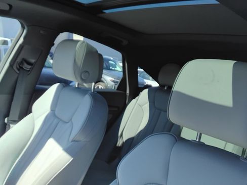 Certified 2025 Audi Q5 2.0T Premium Plus image 19