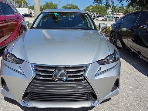 Used 2019 Lexus IS 300 image 2