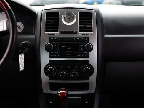 Used 2005 Chrysler 300 C w/ Protection Group II image 36