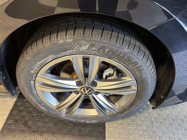 Certified 2024 Volkswagen Jetta SE FWD image 9