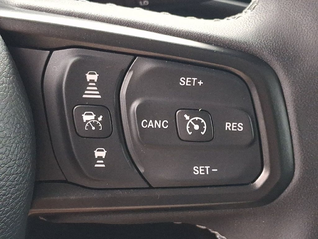 Used 2025 Jeep Wrangler Sport AWD/4WD image 25