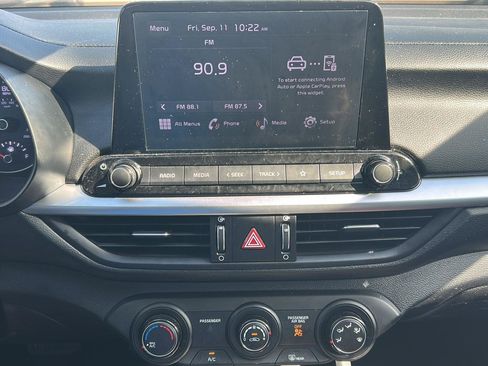Used 2024 Kia Forte LXS FWD image 8
