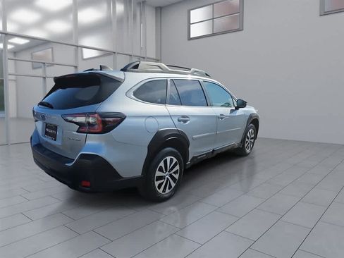 Used 2024 Subaru Outback Premium AWD/4WD image 11