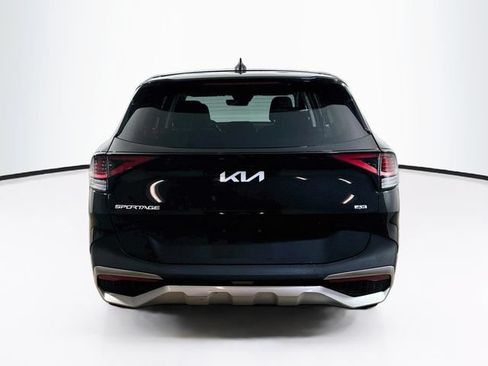Used 2023 Kia Sportage LX AWD/4WD image 7