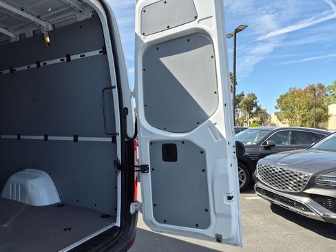 Used 2025 Mercedes-Benz Sprinter 2500 image 19