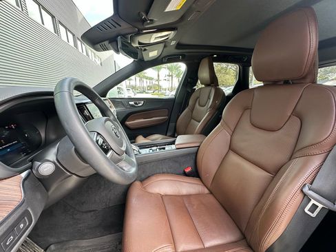 Used 2023 Volvo XC60 T8 Ultimate image 5