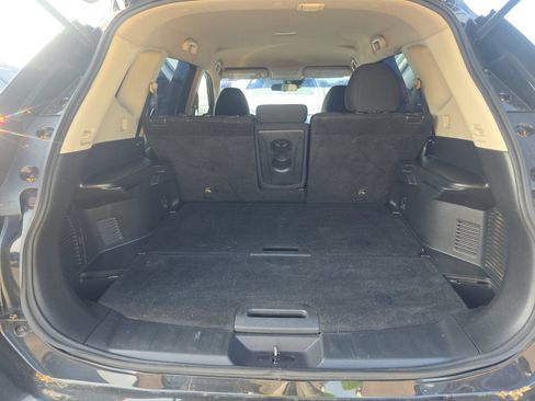 Used 2019 Nissan Rogue S w/ Special Edition Package FWD image 14