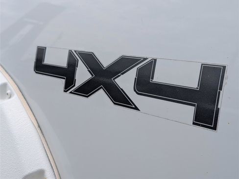 Used 2011 Ford F150 XLT w/ XLT Chrome Pkg image 30