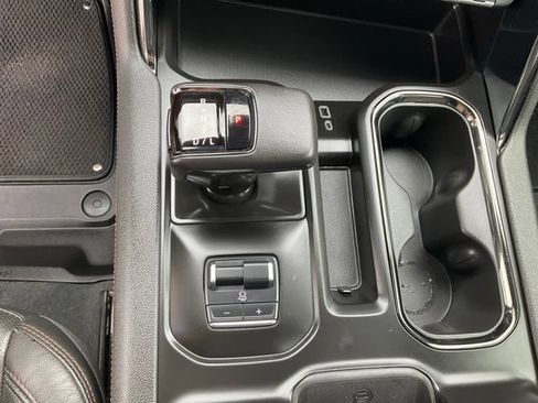 Used 2022 GMC Sierra 1500 AT4 w/ AT4 Preferred Package AWD/4WD image 18