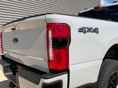 New 2026 Ford F250 Lariat w/ Black Appearance Package AWD/4WD image 10