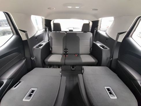 Used 2020 Chevrolet Traverse LT w/ LPO, Floor Liner Package AWD/4WD image 40