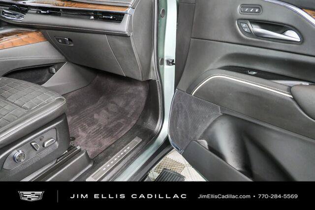 Used 2023 Cadillac Escalade ESV Sport Platinum w/ LPO, ONYX Package AWD/4WD image 24