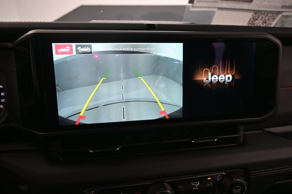 Used 2025 Jeep Wrangler Unlimited Rubicon AWD/4WD image 38