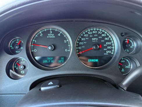 Used 2010 Chevrolet Suburban LS w/ Interior Plus Package image 20