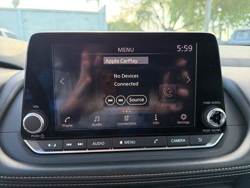 Used 2024 Nissan Rogue S FWD image 24