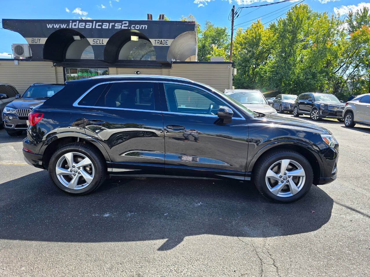 Used 2020 Audi Q3 2.0T Premium Plus w/ Premium Plus Package AWD/4WD image 2