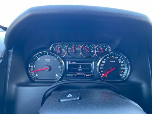 Used 2017 GMC Yukon SLT AWD/4WD image 12