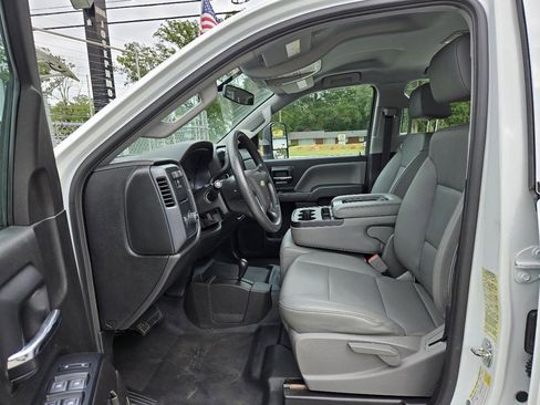 Used 2019 Chevrolet Silverado 2500 W/T AWD/4WD image 17