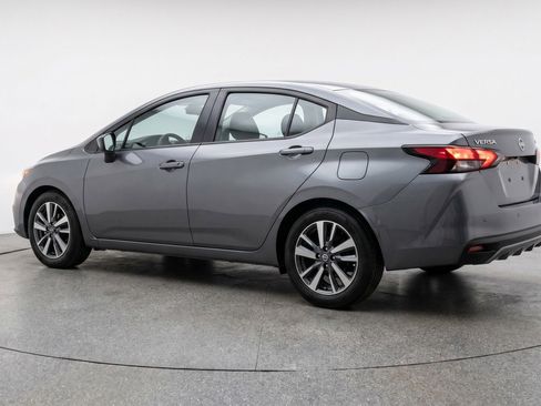 Used 2025 Nissan Versa SV image 6