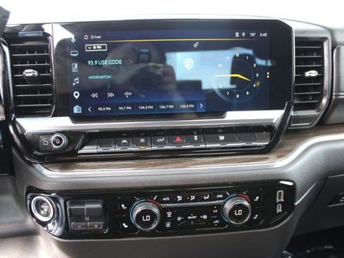 Used 2025 Chevrolet Silverado 1500 LT image 19