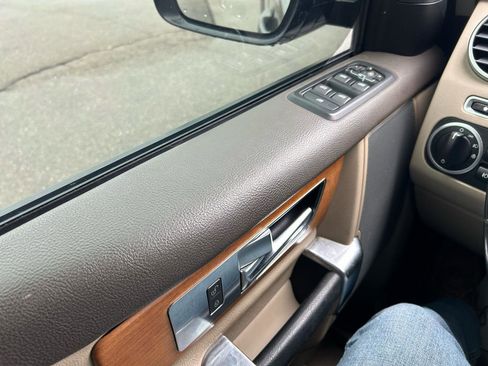 Used 2016 Land Rover LR4 HSE image 29