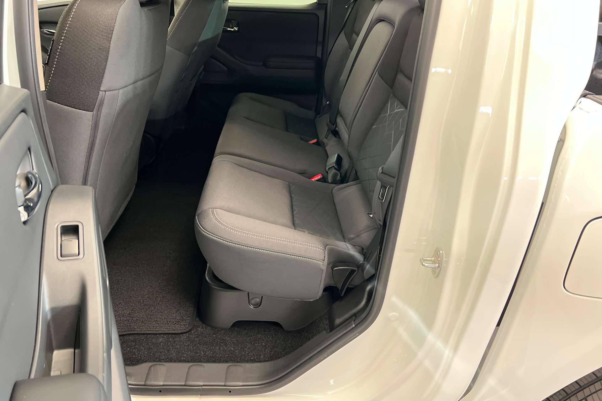 New 2026 Nissan Frontier SV w/ Tow Package AWD/4WD image 21