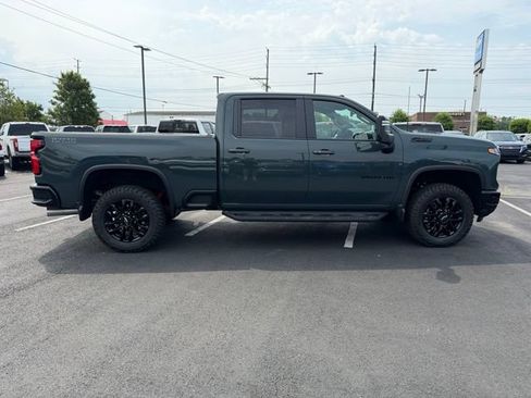Used 2025 Chevrolet Silverado 2500 LT w/ Trail Boss Package AWD/4WD image 11