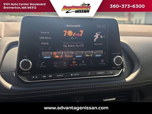 Used 2023 Nissan Rogue SV AWD/4WD image 14