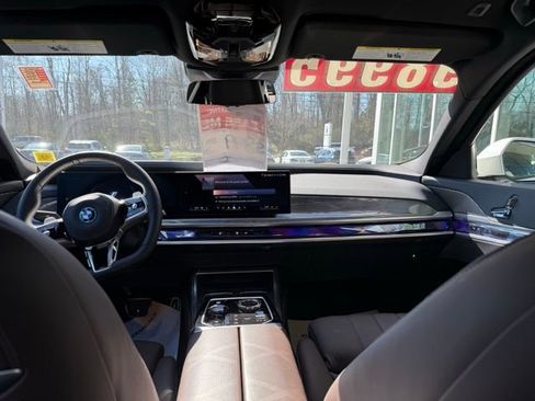 Used 2026 BMW 750e xDrive image 11