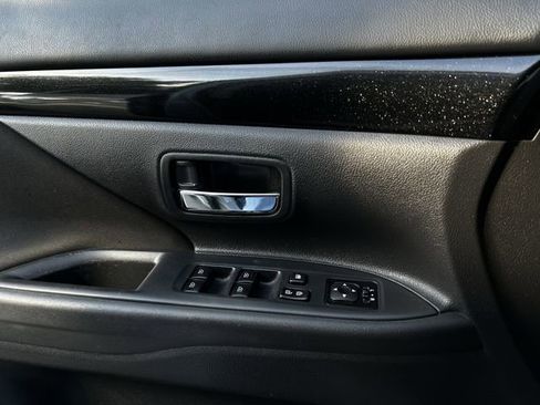 Used 2019 Mitsubishi Outlander ES FWD image 24