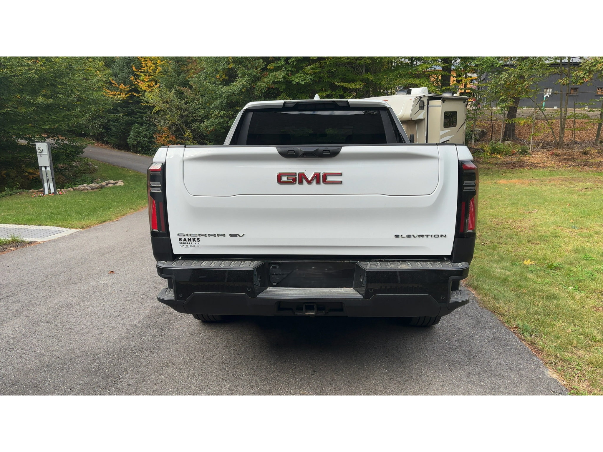 Used 2026 GMC Sierra EV Elevation AWD/4WD image 11