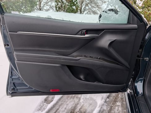 Used 2021 Toyota Camry SE image 29