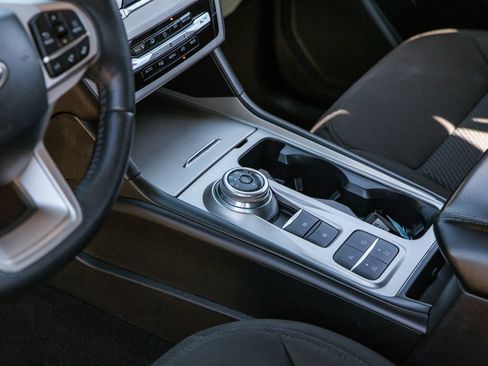 Used 2023 Ford Explorer XLT RWD image 14