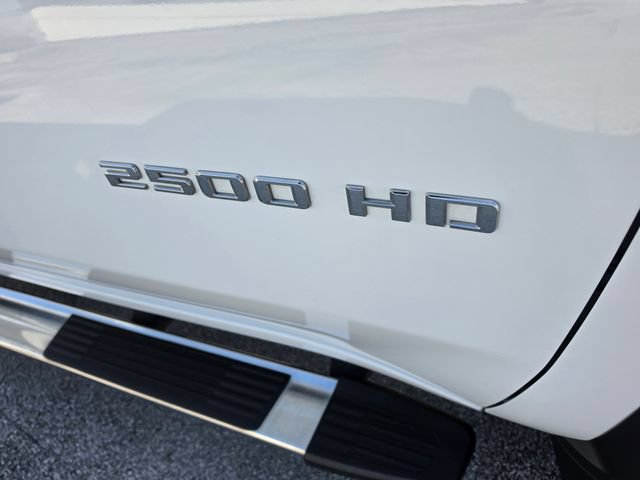 Used 2025 Chevrolet Silverado 2500 LT w/ Convenience Package AWD/4WD image 13