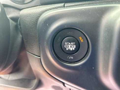 Used 2019 Jeep Wrangler Unlimited Sahara w/ Uconnect 4C Nav & Sound Group AWD/4WD image 20