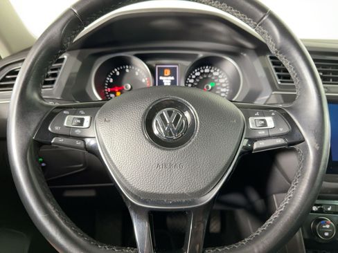 Used 2019 Volkswagen Tiguan SE image 15